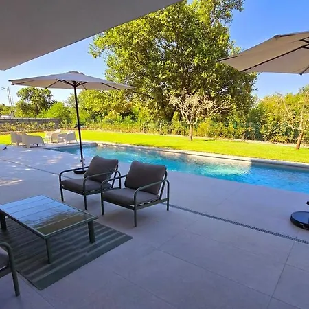 Villa Gorgeous Sunset Walkable To The Sea Poreč
